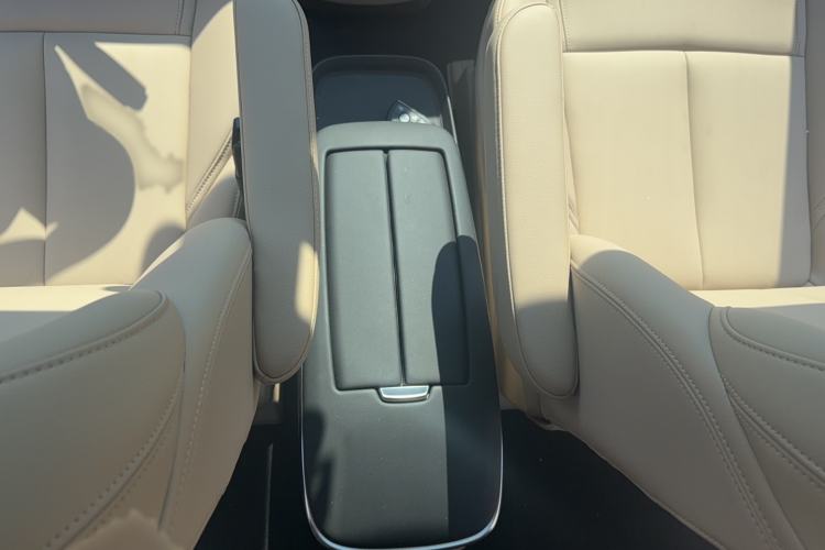 Used Buick GL8 New Energy 2025 Lu Shang Smart Enjoyment Edition 7-Seater Gear Lever