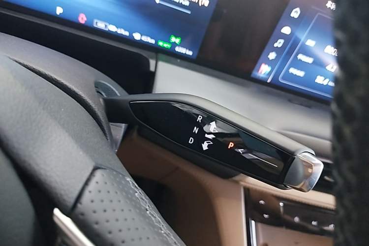 Used Buick GL8 New Energy 2025 Lu Shang Luxury Edition 7-Seater Gear Lever