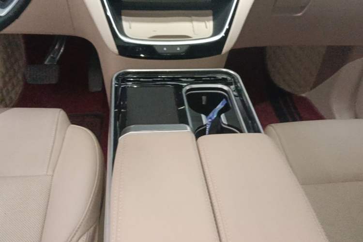 Used Buick GL8 New Energy 2025 Lu Shang Luxury Edition 7-Seater Gear Lever