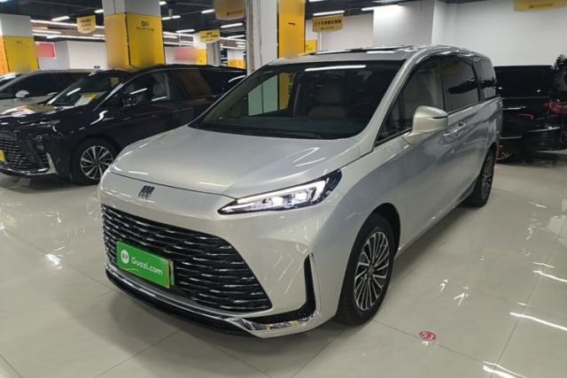 Ojetý Buick GL8 New Energy 2025 Lu Shang Luxury Edition 7-Seater