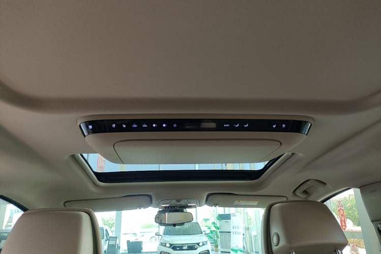 Used Buick GL8 New Energy 2025 Lu Shang Luxury Edition 7-Seater Headliner