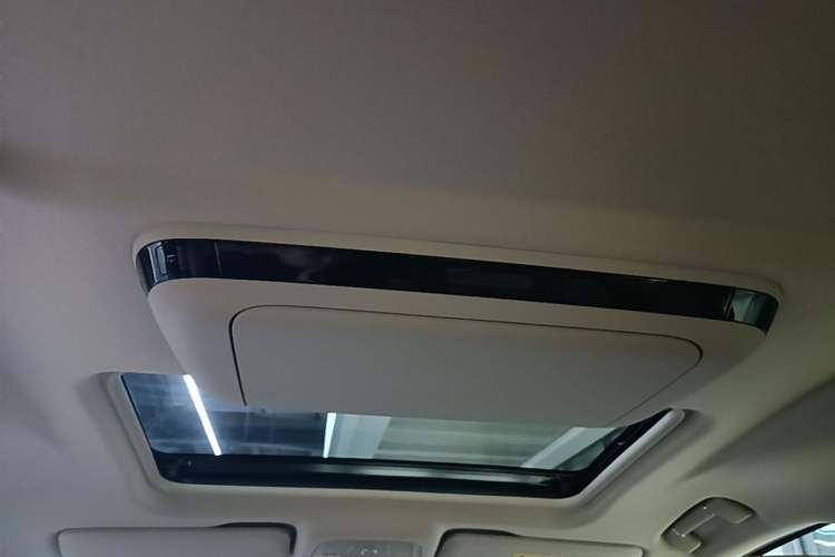 Used Buick GL8 New Energy 2025 Lu Shang Luxury Edition 7-Seater Headliner