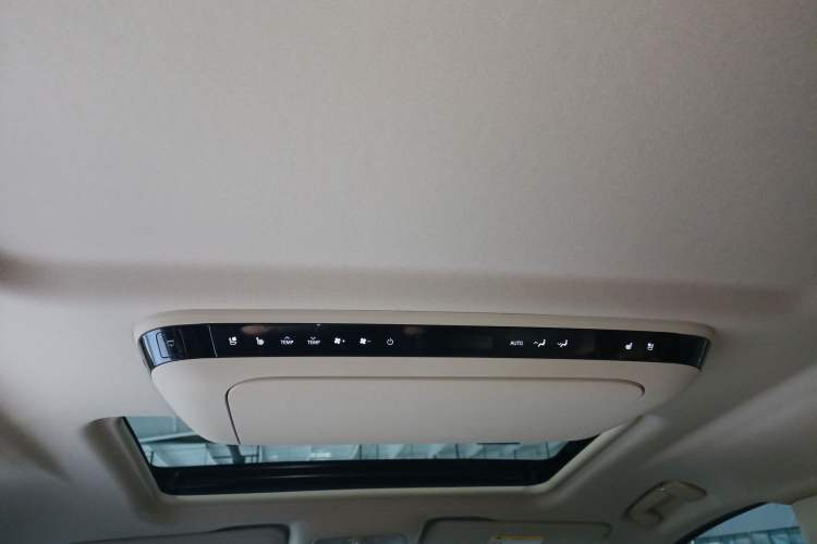 Used Buick GL8 New Energy 2025 Lu Shang Luxury Edition 7-Seater Headliner