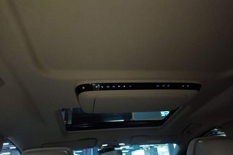 Used Buick GL8 New Energy 2025 Lu Shang Luxury Edition 7-Seater Headliner