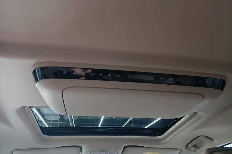 Used Buick GL8 New Energy 2025 Lu Shang Luxury Edition 7-Seater Headliner