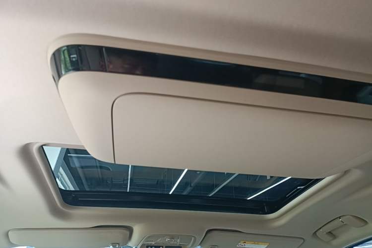 Used Buick GL8 New Energy 2025 Lu Shang Luxury Edition 7-Seater Headliner