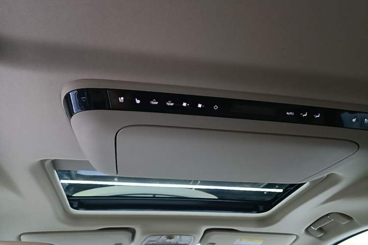 Used Buick GL8 New Energy 2025 Lu Shang Luxury Edition 7-Seater Headliner