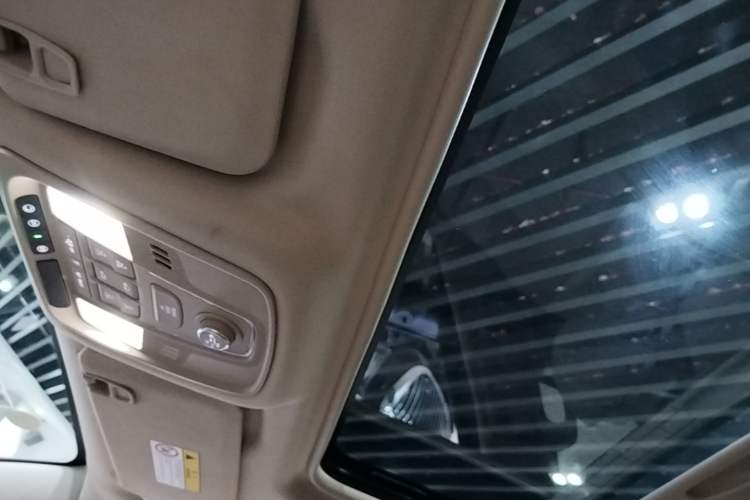 Used Buick GL8 New Energy 2025 Lu Shang Luxury Edition 7-Seater Headliner
