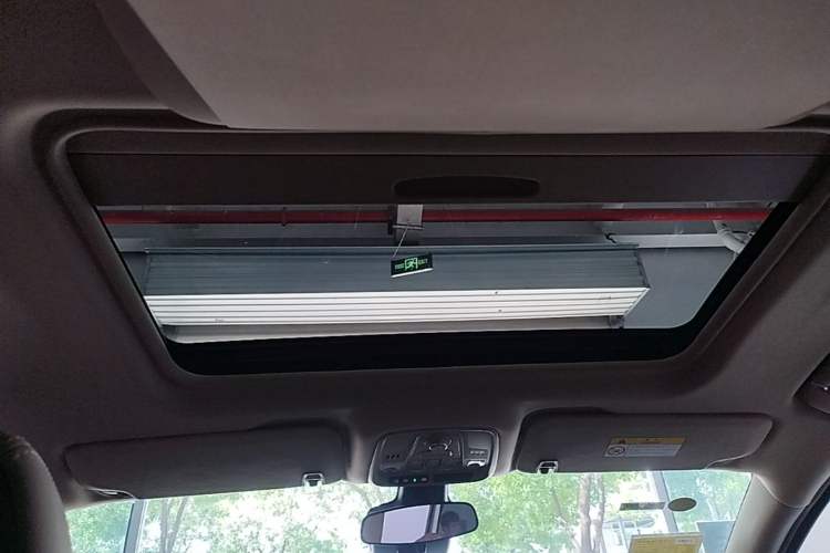 Used Buick GL8 New Energy 2025 Lu Shang Luxury Edition 7-Seater Headliner