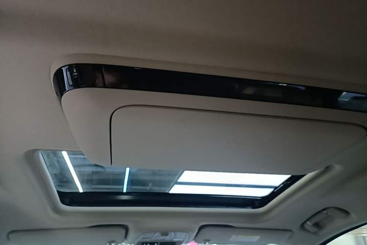 Used Buick GL8 New Energy 2025 Lu Shang Luxury Edition 7-Seater Headliner