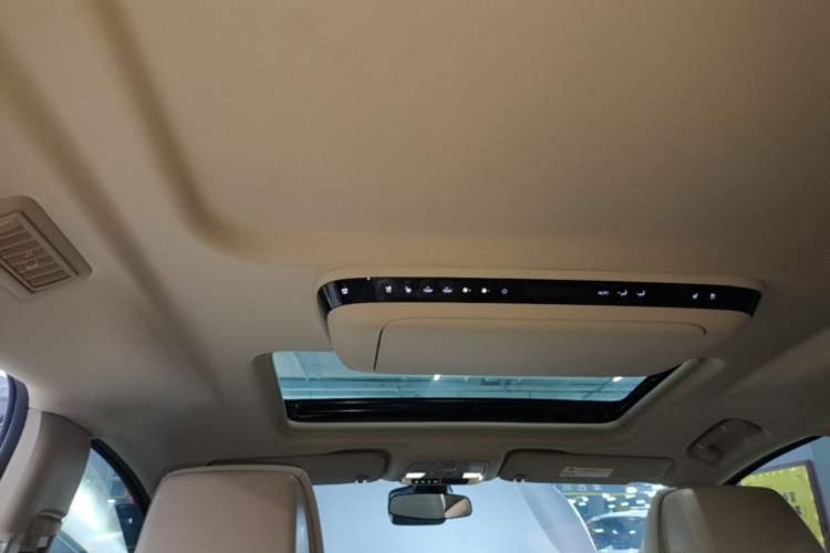 Used Buick GL8 New Energy 2025 Lu Shang Luxury Edition 7-Seater Headliner