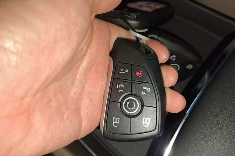 Used Buick GL8 New Energy 2025 Lu Shang Luxury Edition 7-Seater Interior 1