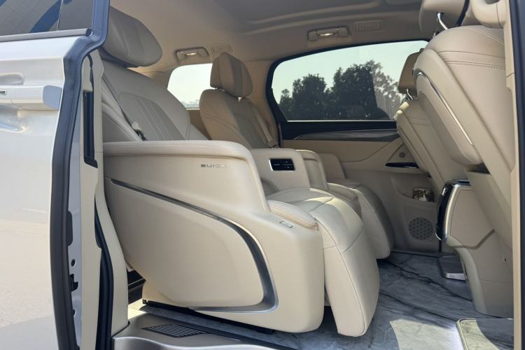 Used Buick GL8 New Energy 2025 Lu Shang Luxury Edition 7-Seater Interior 10