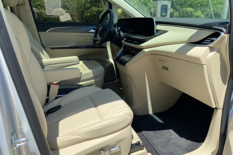 Used Buick GL8 New Energy 2025 Lu Shang Smart Enjoyment Edition 7-Seater Interior 11