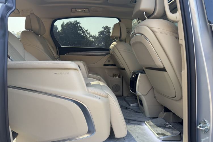 Used Buick GL8 New Energy 2025 Lu Shang Luxury Edition 7-Seater Interior 11