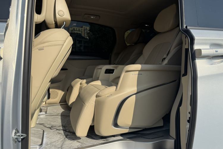 Used Buick GL8 New Energy 2025 Lu Shang Luxury Edition 7-Seater Interior 3