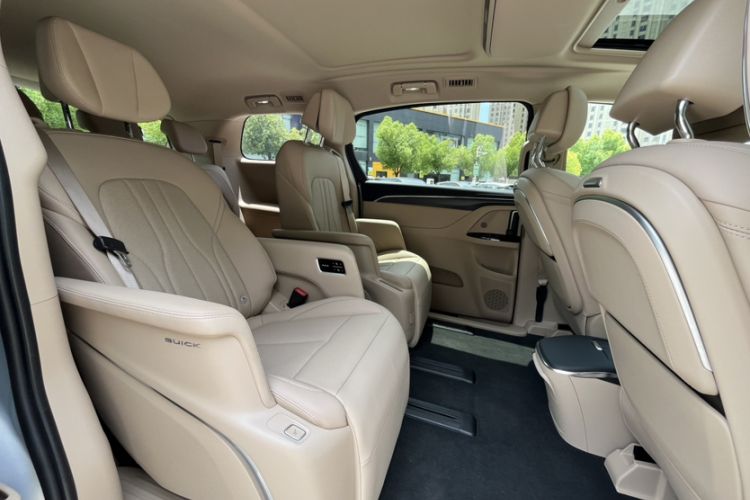 Used Buick GL8 New Energy 2025 Lu Shang Luxury Edition 7-Seater Interior 3