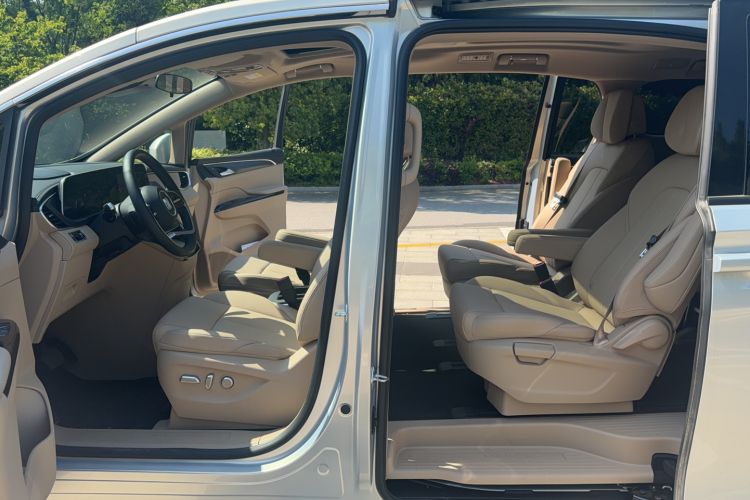 Used Buick GL8 New Energy 2025 Lu Shang Smart Enjoyment Edition 7-Seater Interior 3