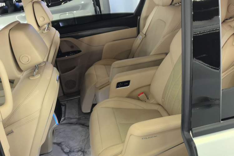 Used Buick GL8 New Energy 2025 Lu Shang Luxury Edition 7-Seater Interior 4