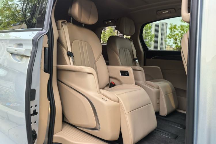 Used Buick GL8 New Energy 2025 Lu Shang Luxury Edition 7-Seater Interior 5