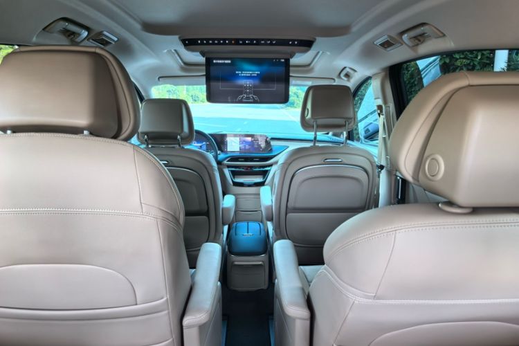 Used Buick GL8 New Energy 2025 Lu Shang Luxury Edition 7-Seater Interior 6
