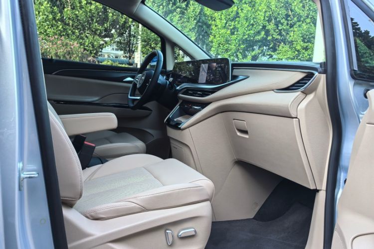 Used Buick GL8 New Energy 2025 Lu Shang Luxury Edition 7-Seater Interior 7