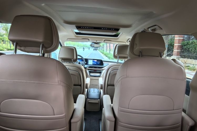 Used Buick GL8 New Energy 2025 Lu Shang Luxury Edition 7-Seater Interior 8