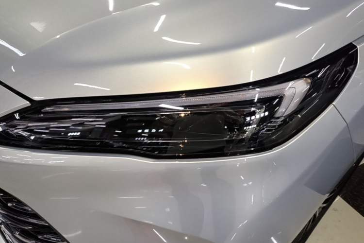 Used Buick GL8 New Energy 2025 Lu Shang Luxury Edition 7-Seater Left Front Headlight