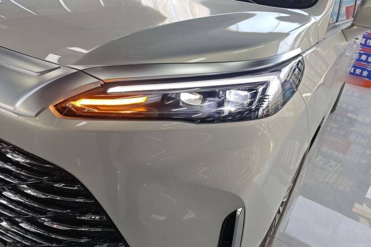 Used Buick GL8 New Energy 2025 Lu Shang Luxury Edition 7-Seater Left Front Headlight