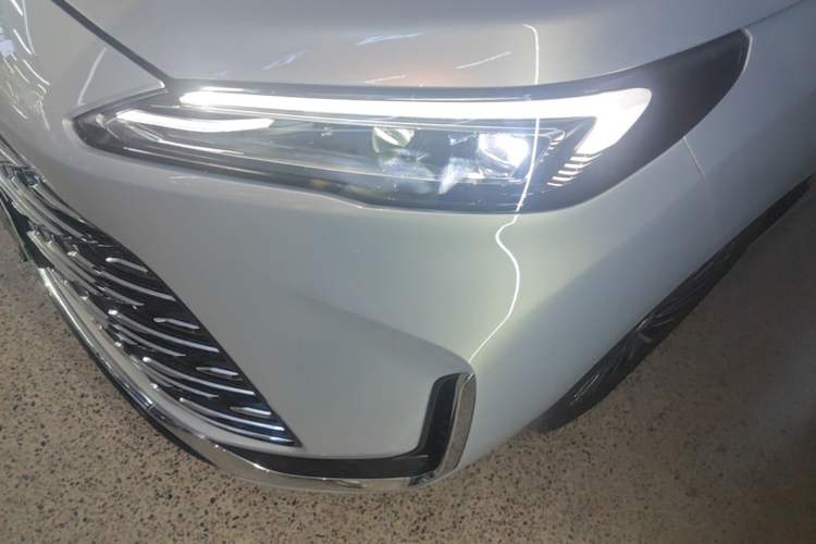 Used Buick GL8 New Energy 2025 Lu Shang Luxury Edition 7-Seater Left Front Headlight