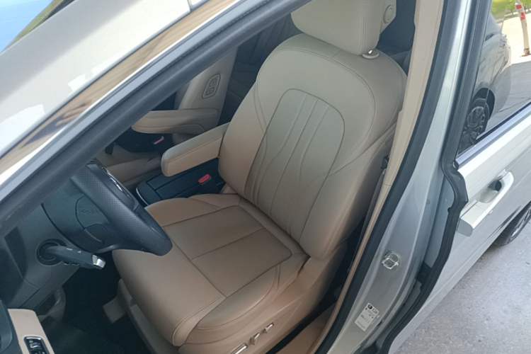 Used Buick GL8 New Energy 2025 Lu Shang Luxury Edition 7-Seater Left Front Seat