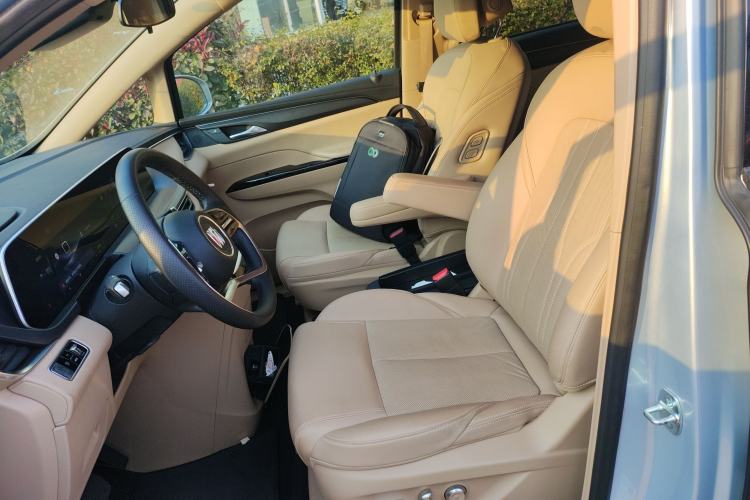 Used Buick GL8 New Energy 2025 Lu Shang Luxury Edition 7-Seater Left Front Seat