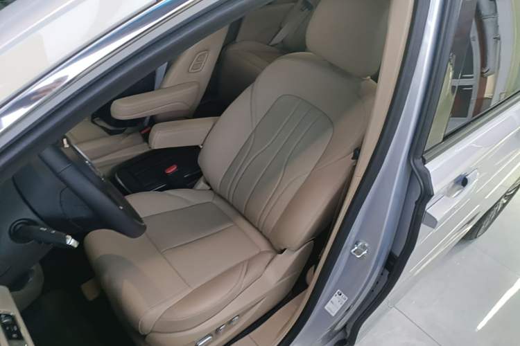 Used Buick GL8 New Energy 2025 Lu Shang Luxury Edition 7-Seater Left Front Seat