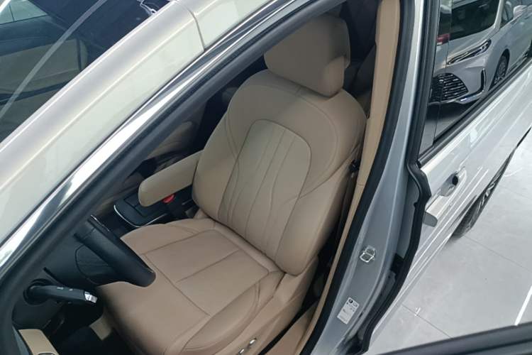 Used Buick GL8 New Energy 2025 Lu Shang Luxury Edition 7-Seater Left Front Seat