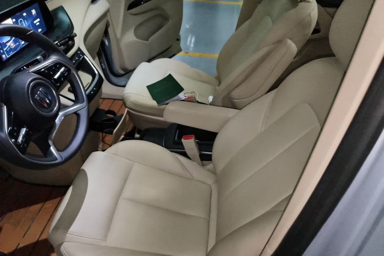 Used Buick GL8 New Energy 2025 Lushang First-Drive Edition 7-Seater Left Front Seat