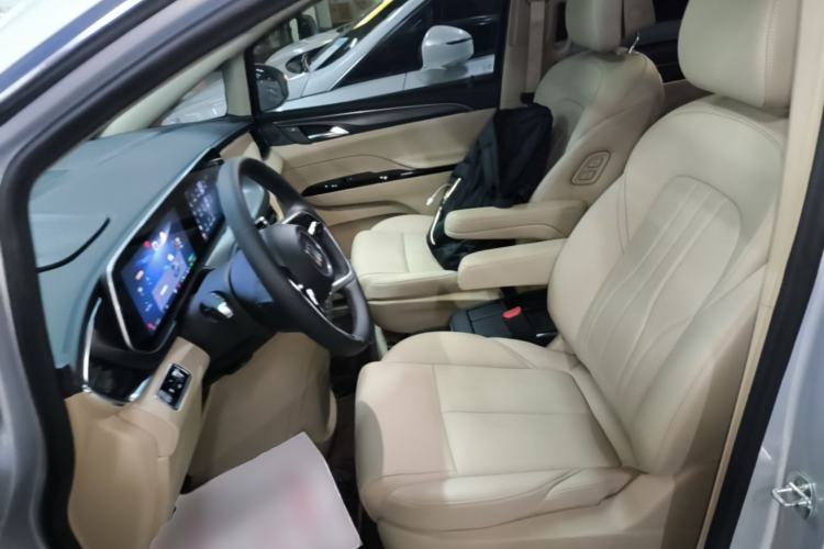 Used Buick GL8 New Energy 2025 Lu Shang Luxury Edition 7-Seater Left Front Seat