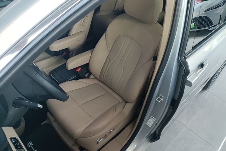 Used Buick GL8 New Energy 2025 Lu Shang Luxury Edition 7-Seater Left Front Seat