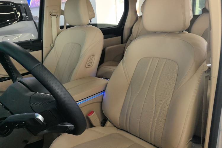 Used Buick GL8 New Energy 2025 Lu Shang Luxury Edition 7-Seater Left Front Seat