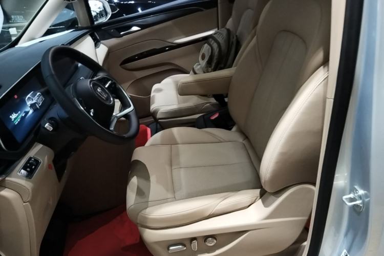 Used Buick GL8 New Energy 2025 Lu Shang Luxury Edition 7-Seater Left Front Seat