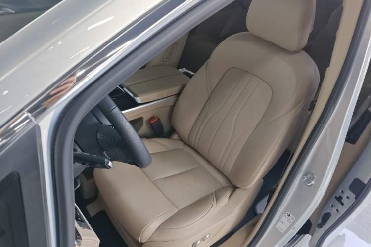 Used Buick GL8 New Energy 2025 Lu Shang Luxury Edition 7-Seater Left Front Seat
