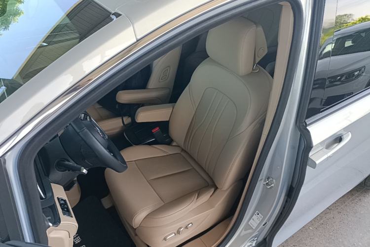 Used Buick GL8 New Energy 2025 Lu Shang Luxury Edition 7-Seater Left Front Seat