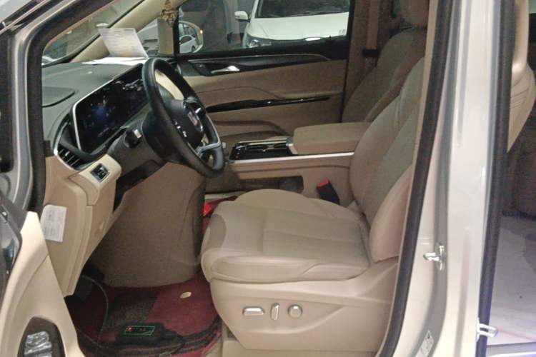 Used Buick GL8 New Energy 2025 Lu Shang Luxury Edition 7-Seater Left Front Seat