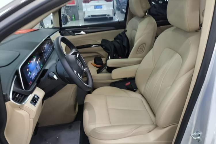 Used Buick GL8 New Energy 2025 Lu Shang Luxury Edition 7-Seater Left Front Seat