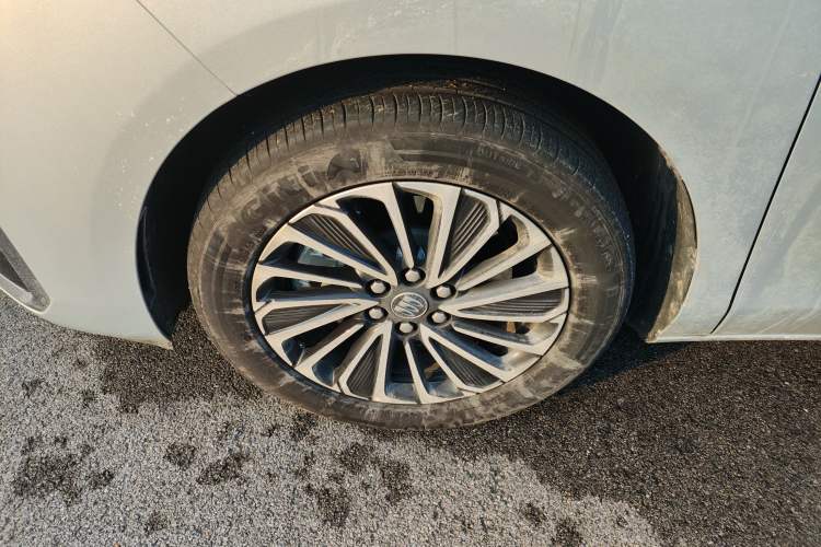 Used Buick GL8 New Energy 2025 Lu Shang Luxury Edition 7-Seater Left Front Wheel Hub