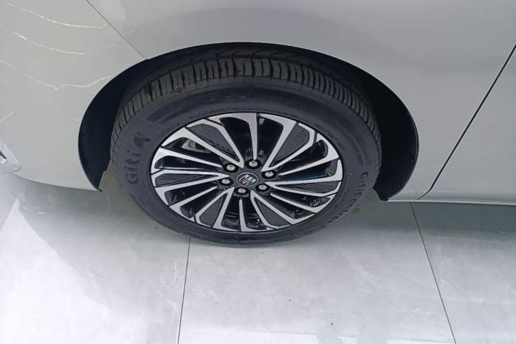 Used Buick GL8 New Energy 2025 Lu Shang Luxury Edition 7-Seater Left Front Wheel Hub