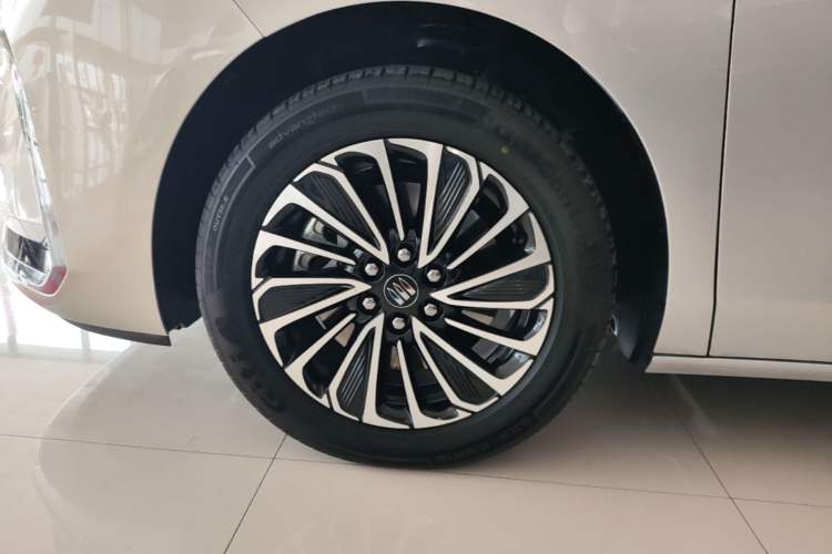 Used Buick GL8 New Energy 2025 Lu Shang Luxury Edition 7-Seater Left Front Wheel Hub