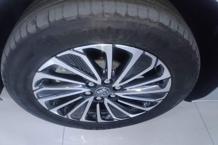 Used Buick GL8 New Energy 2025 Lu Shang Smart Enjoyment Edition 7-Seater Left Front Wheel Hub