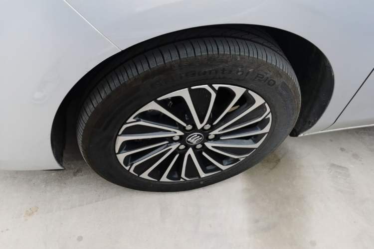 Used Buick GL8 New Energy 2025 Lu Shang Smart Enjoyment Edition 7-Seater Left Front Wheel Hub