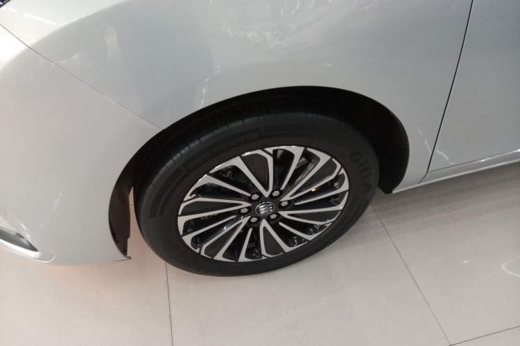 Used Buick GL8 New Energy 2025 Lu Shang Luxury Edition 7-Seater Left Front Wheel Hub