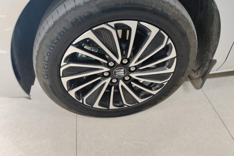 Used Buick GL8 New Energy 2025 Lu Shang Luxury Edition 7-Seater Left Front Wheel Hub